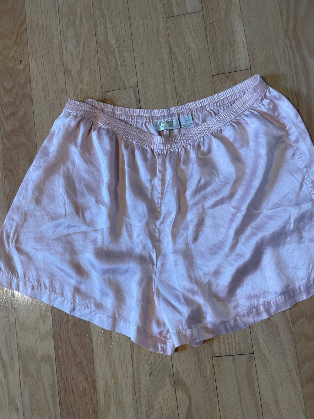 Vintage gold label Victoria’s Secret blush 100% silk Shorts size large